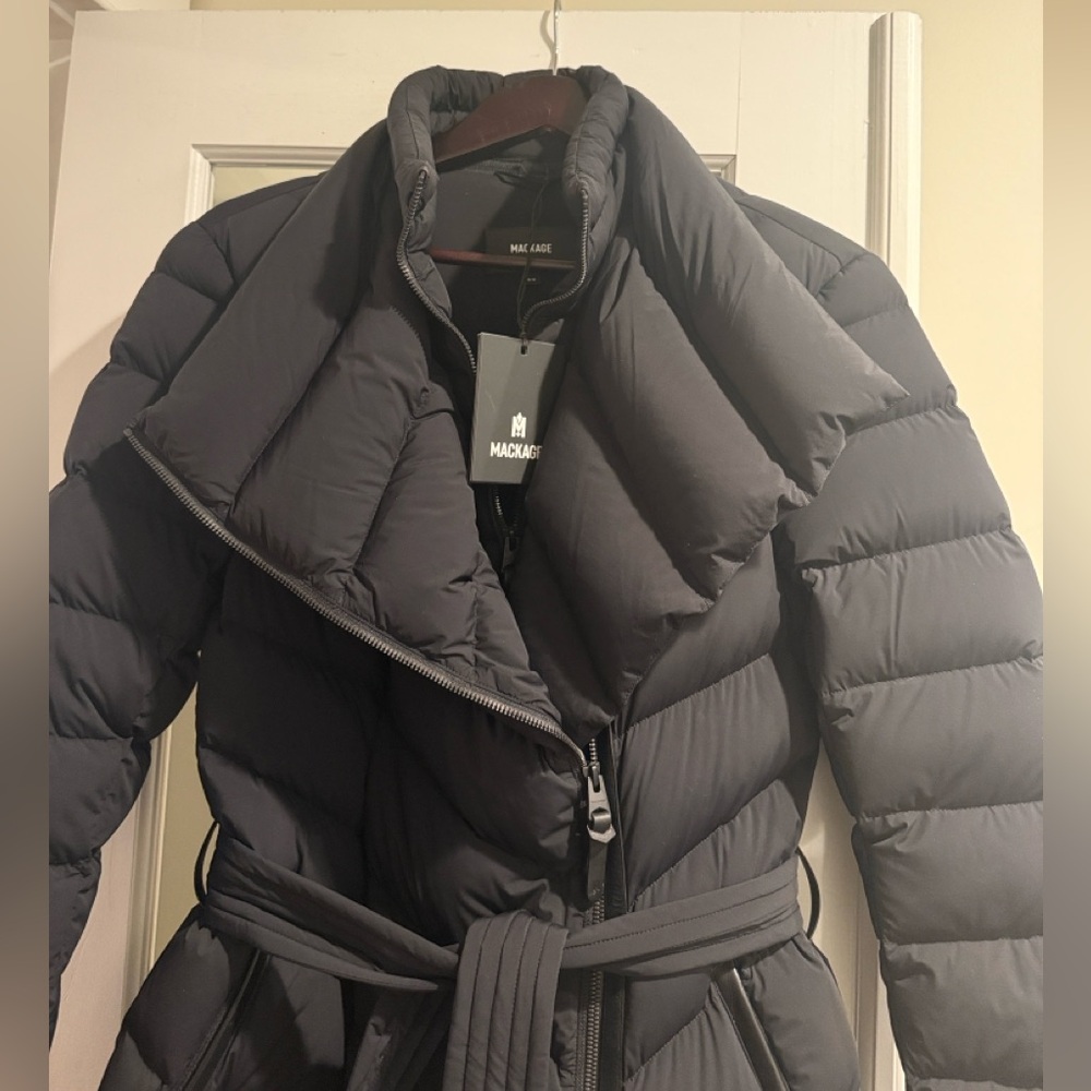 NWT Mackage Ilena Down Jacket. Black, Sz Med. Great Luxury Gift for the Holidays - Picture 4 of 15